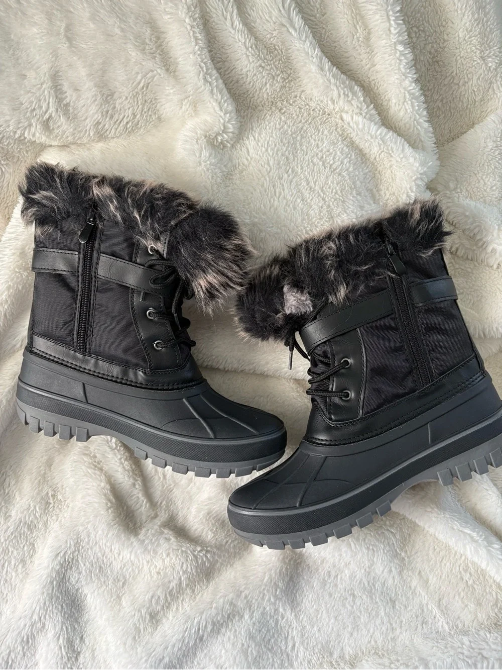 NWOT Black Faux Fur Trim Winter Snow Boots Waterproof Lug Sole Lace-Up, Sz: 6